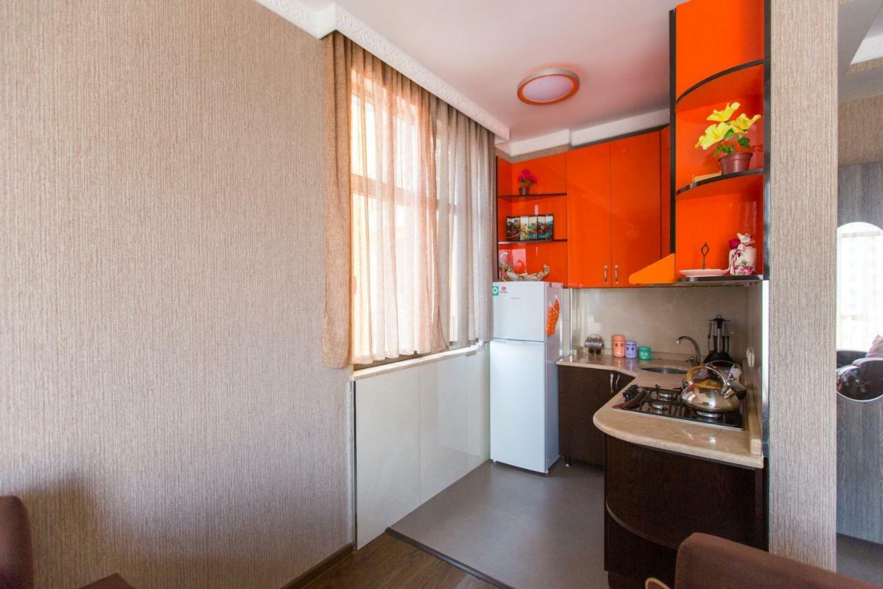 Apartament On Rustaveli Μπατούμι Εξωτερικό φωτογραφία