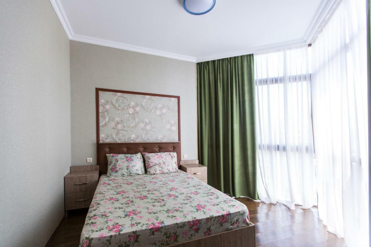 Apartament On Rustaveli Μπατούμι Εξωτερικό φωτογραφία